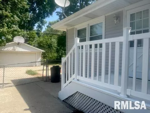 1837 W Iles Ave, Springfield, IL 62704 photo 3