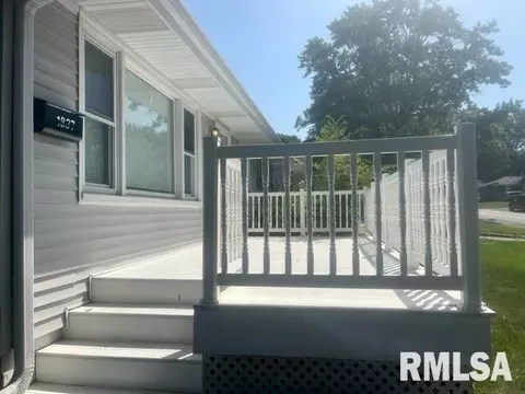 1837 W Iles Ave, Springfield, IL 62704 photo 2