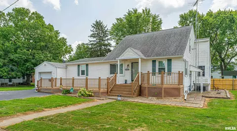 108 E Harry St, Mount Pulaski, IL 62548
