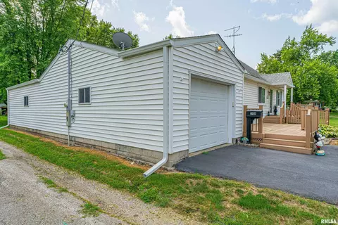 108 E Harry St, Mount Pulaski, IL 62548 photo 23