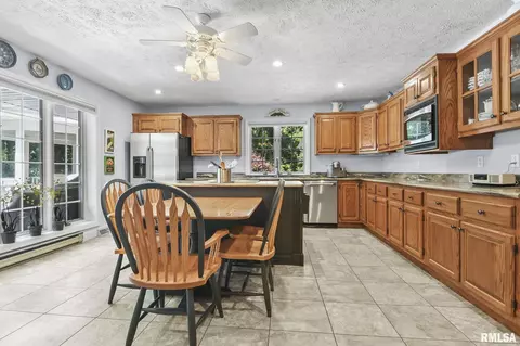 6830 S Stephenson Ln, Springfield, IL 62707 photo 21