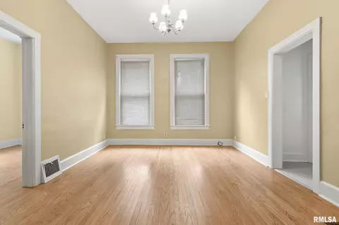 117 N State St, Springfield, IL 62702 photo 2
