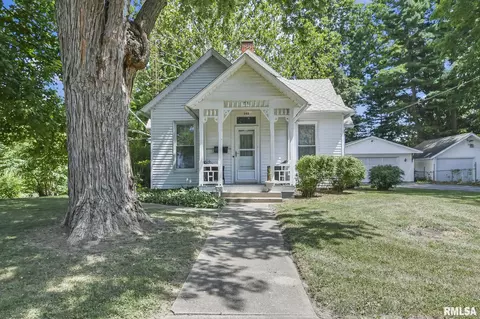 262 S Morgan St, Virginia, IL 62691