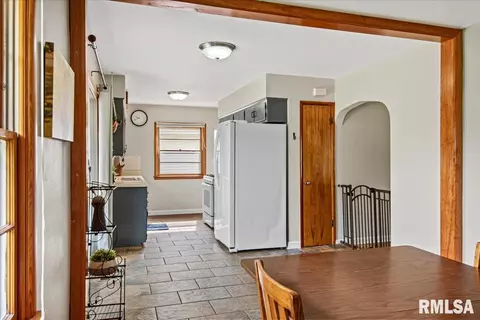 81 Circle Dr, Springfield, IL 62703 photo 9