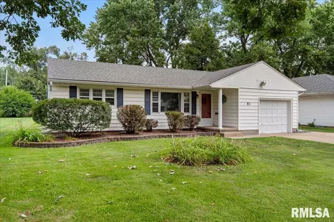 81 Circle Dr, Springfield, IL 62703
