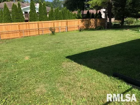 3319 Kimberly Dr, Springfield, IL 62704 photo 3