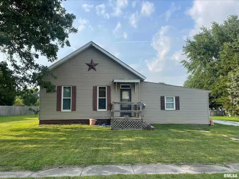 310 W Plum St, Kirkwood, IL 61447