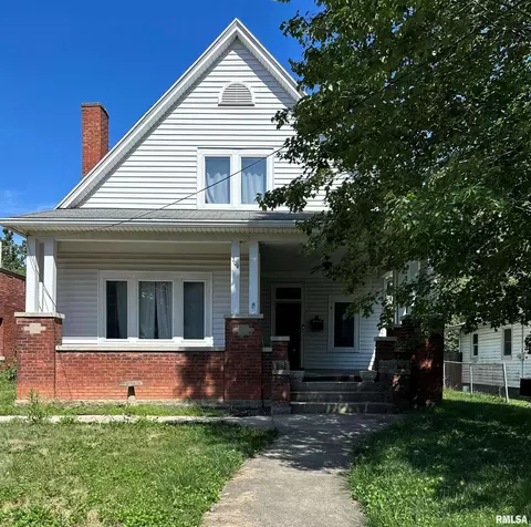 704 S Diamond St, Jacksonville, IL 62650