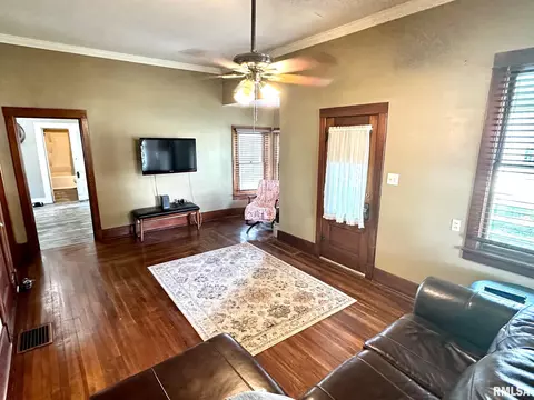 103 N Williams St, Perry, IL 62362 photo 6