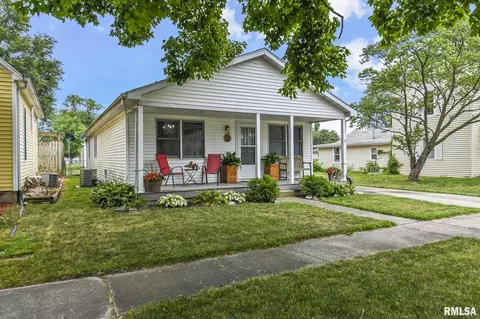 116 W Harpole St, Williamsville, IL 62693