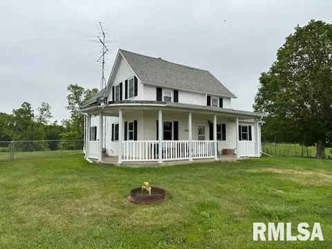 1696 E County Rd, Dallas City, IL 62330