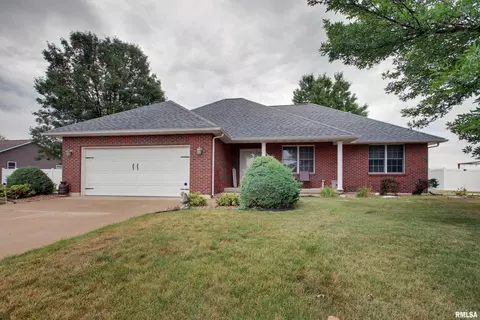 2516 Drake Dr, Quincy, IL 62305
