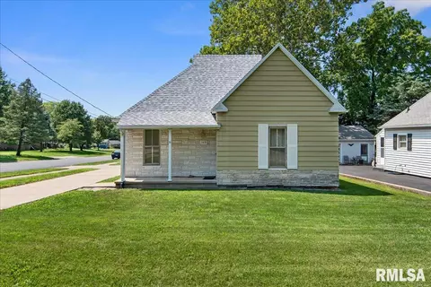 149 S Grand Ave, Jacksonville, IL 62650