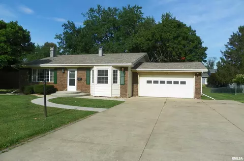 476 Kings Canyon Blvd, Galesburg, IL 61401