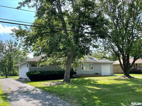 551 Columbus Ave, Galesburg, IL 61401