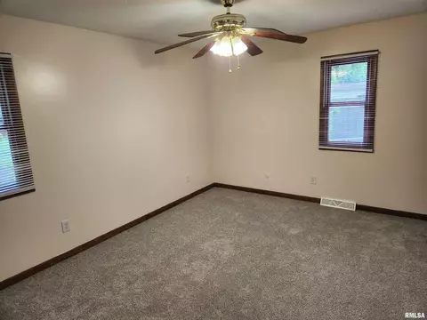 1236 N Bengel St, Springfield, IL 62702 photo 4