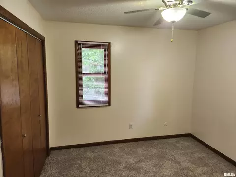 1236 N Bengel St, Springfield, IL 62702 photo 5