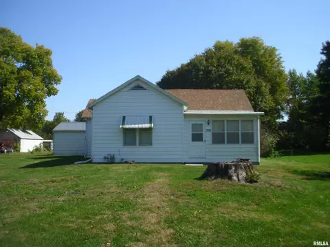 208 N Elm St, Tallula, IL 62688