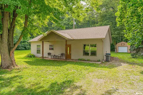 10119 Edgewood Dr, Manito, IL 61546