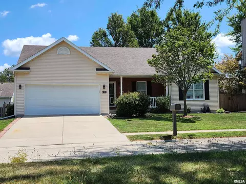 62 Ronanderson St, New Berlin, IL 62670