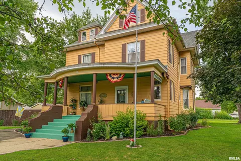 107 NE 4th S St, Atlanta, IL 61723
