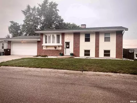 616 Coronado St, South Jacksonville, IL 62650