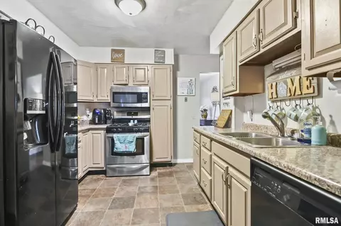 3330 Sherman St, Springfield, IL 62703 photo 7