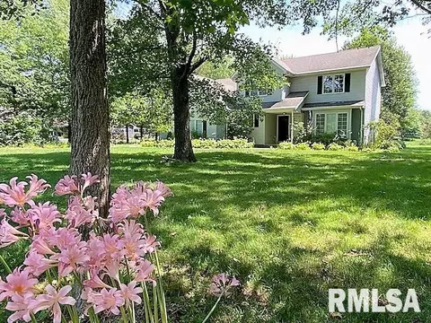5820 Iron Bridge Rd, Chatham, IL 62629