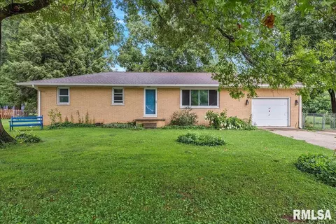 132 Willow Rd, Rochester, IL 62563