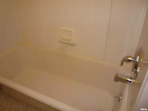 421 Cross St, Springfield, IL 62703 photo 9