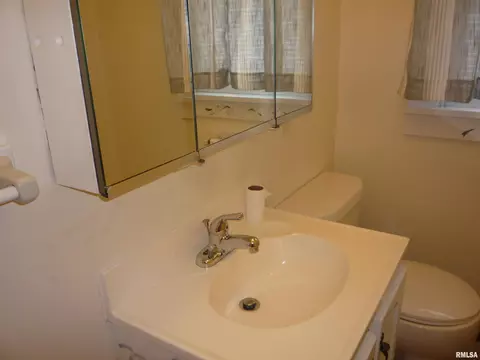 421 Cross St, Springfield, IL 62703 photo 7