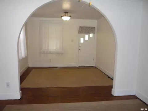 421 Cross St, Springfield, IL 62703 photo 3