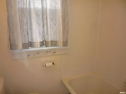 421 Cross St, Springfield, IL 62703 photo 8