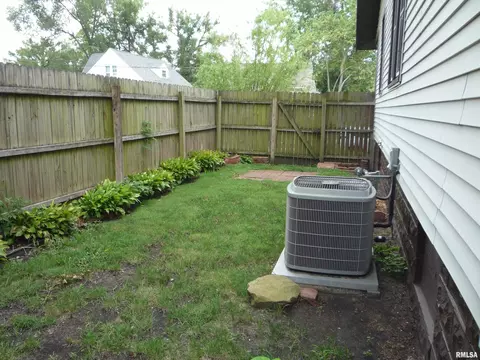 421 Cross St, Springfield, IL 62703 photo 24