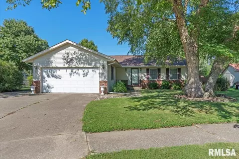 110 Redwing Ct, Chatham, IL 62629
