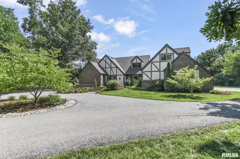 10 Woods End Ln, Springfield, IL 62711