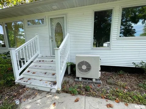 941 E 1100 N Rd, Taylorville, IL 62568