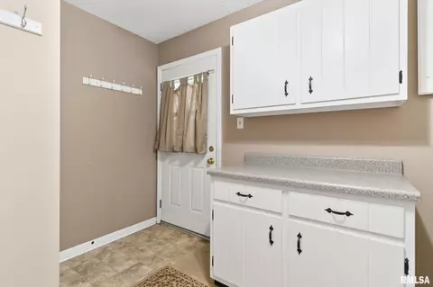 4585 E Powers Blvd, Decatur, IL 62521 photo 34