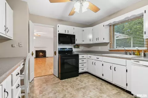 4585 E Powers Blvd, Decatur, IL 62521 photo 19