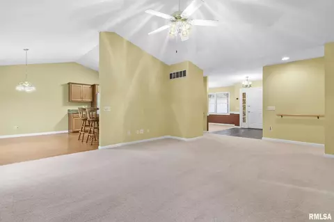 3909 Huxley Dr, Springfield, IL 62711 photo 6