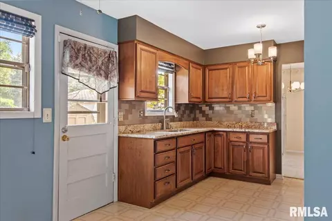 2208 Keokuk Dr, Springfield, IL 62702 photo 16