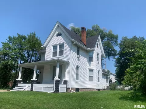 704 S Main St, Jacksonville, IL 62650