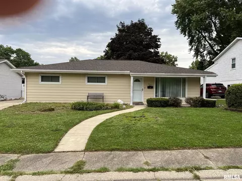 1402 Johnson Ln, Springfield, IL 62702