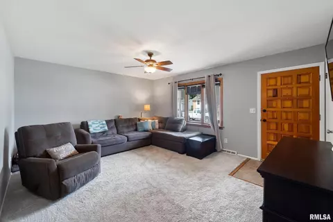 36 Foresters Ln, Springfield, IL 62704 photo 9