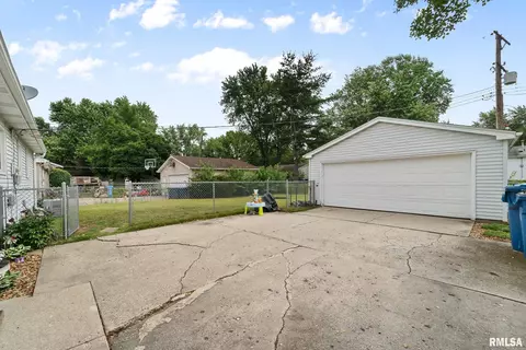 36 Foresters Ln, Springfield, IL 62704 photo 5
