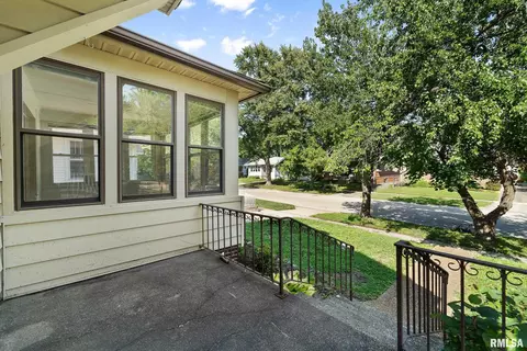 1729 Holmes Ave, Springfield, IL 62704 photo 4
