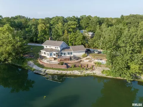 221 C Cherry Pt, Petersburg, IL 62675