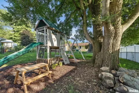 1912 Croydon Dr, Springfield, IL 62703 photo 9