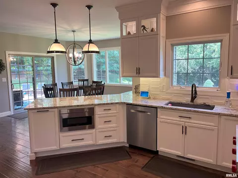 1211 Churchill Rd, Springfield, IL 62702 photo 9