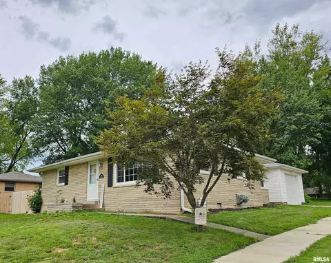 605 W Monroe St, Petersburg, IL 62675